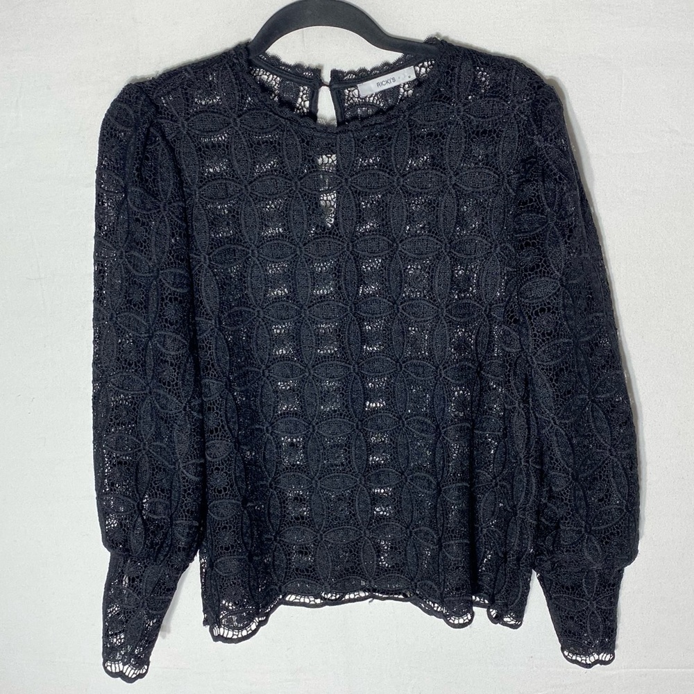 Ricki’s Semi Sheer Black Lace Blouse W Long Peasant Style Sleeves M